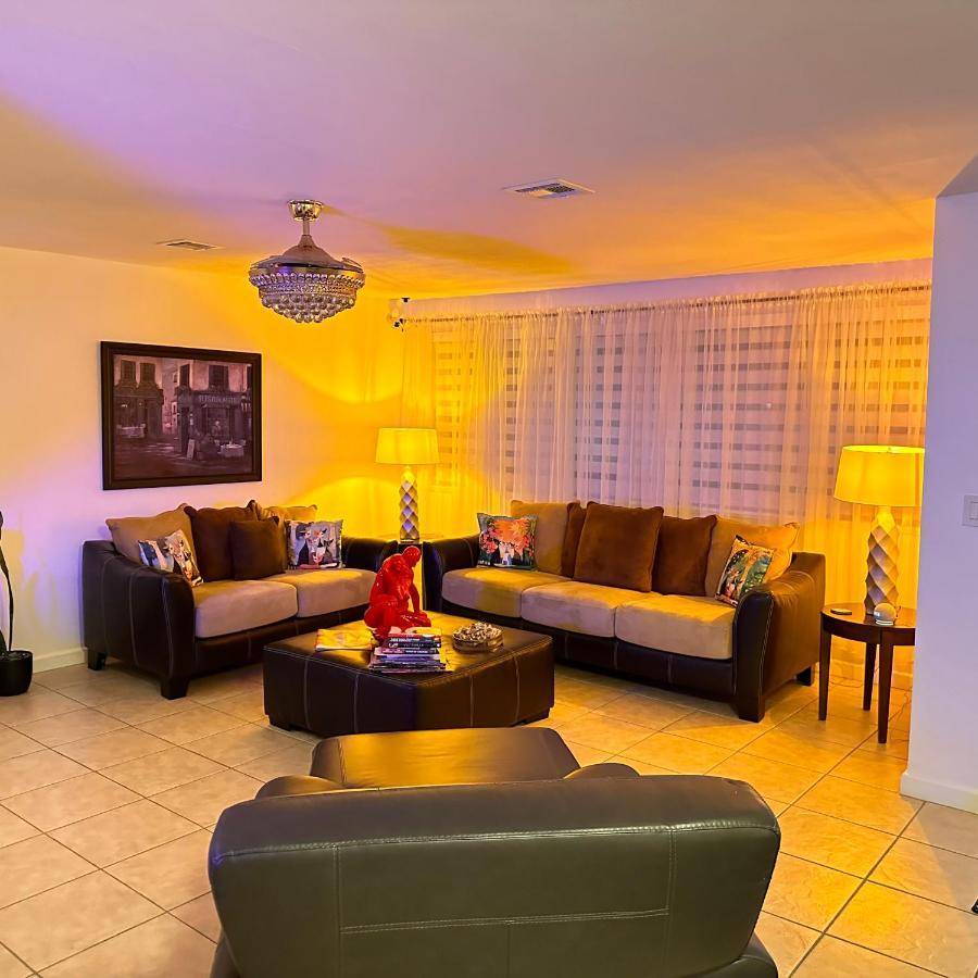 Blue House Miami, Miami Beach – Updated 2024 Prices