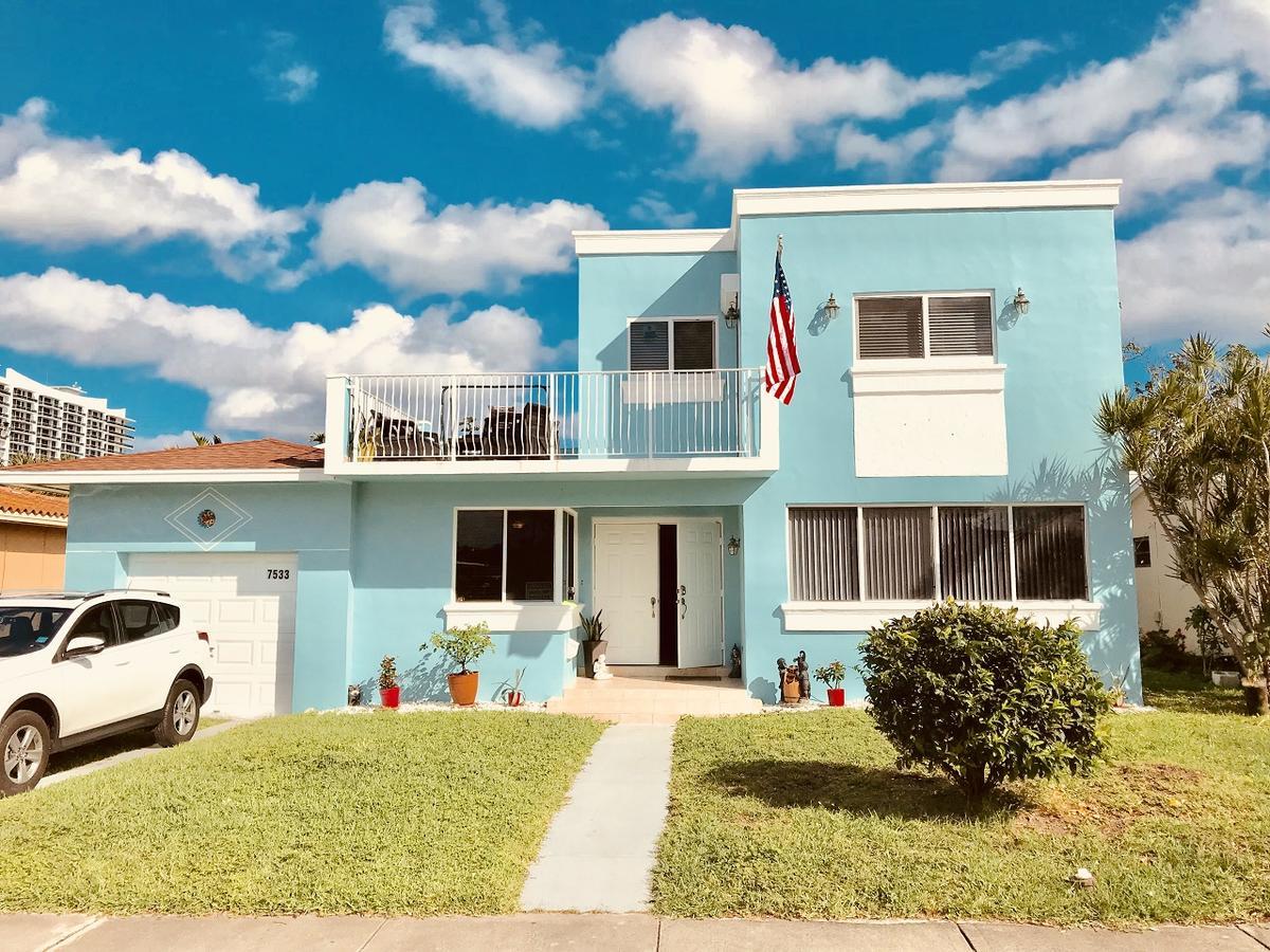 Blue House Miami Hotel North Bay Village Exterior photo